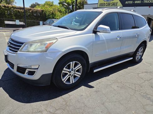 Used 2017 Chevrolet Traverse LT FWD image 14