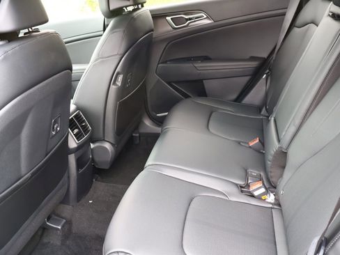 Used 2026 Kia Sportage EX FWD image 17
