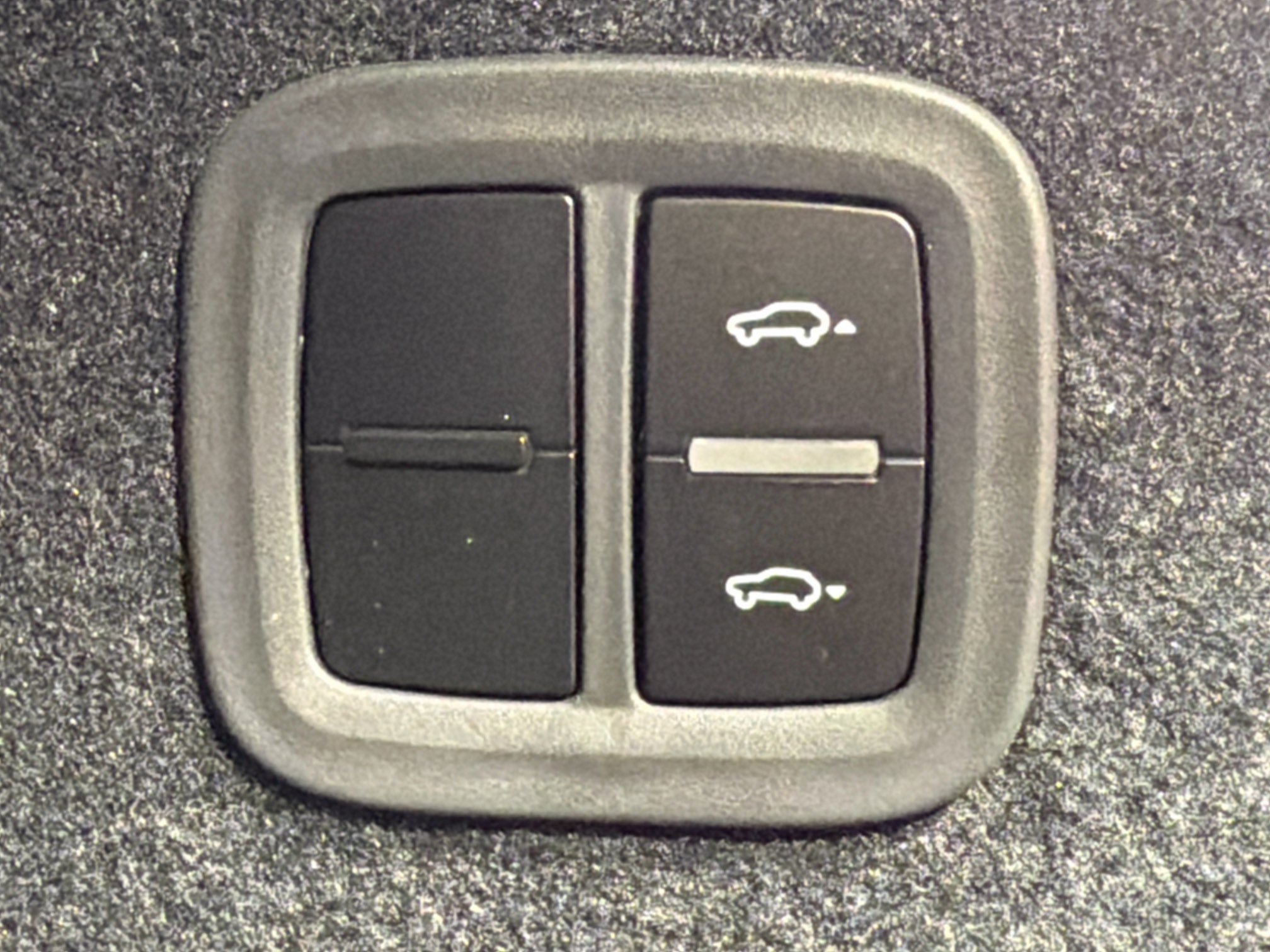 Certified 2026 Porsche Macan 4S Electric AWD/4WD image 14