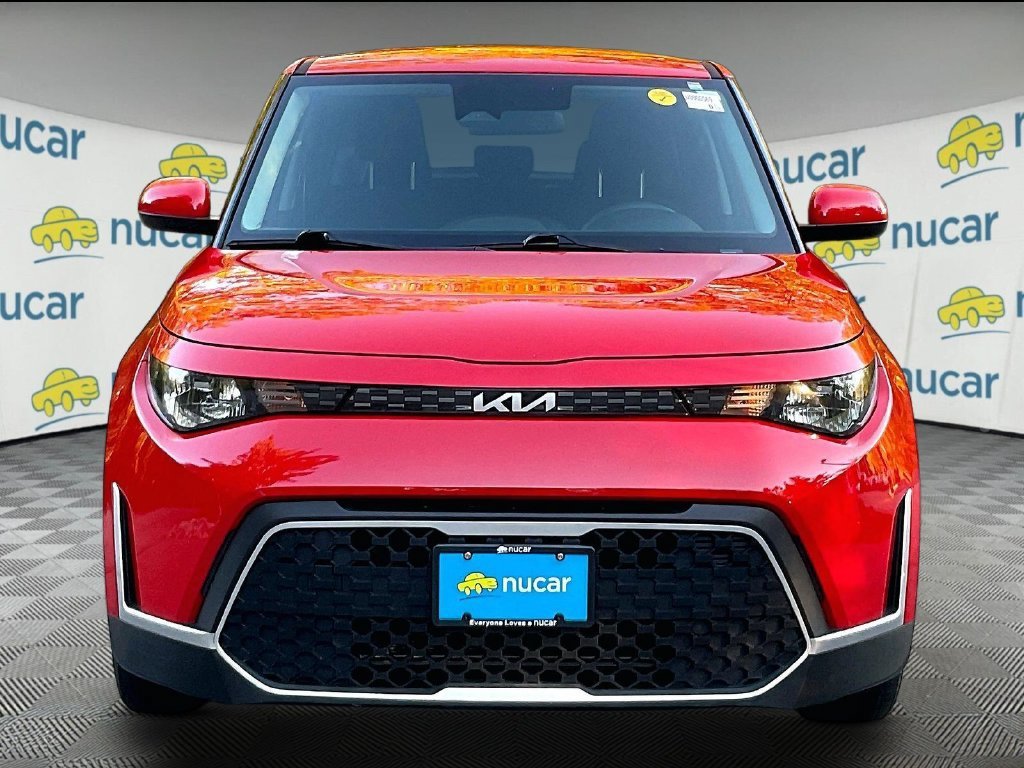 Used 2023 Kia Soul LX FWD image 2