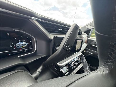 New 2025 GMC Sierra 2500 Denali w/ Denali Reserve Package image 19
