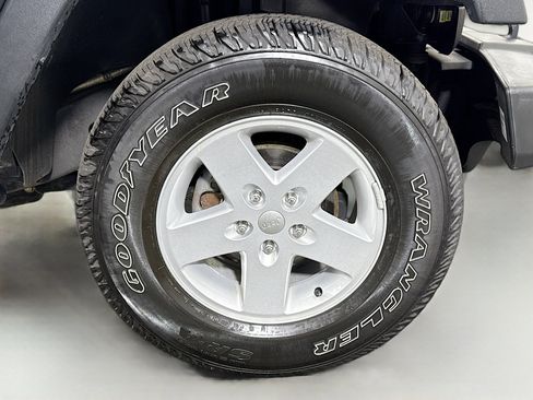 Used 2017 Jeep Wrangler Unlimited Sport w/ Quick Order Package 24S image 30