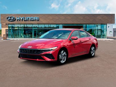 New 2025 Hyundai Elantra Limited w/ Cargo Package