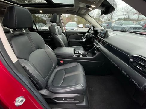 Certified 2025 Honda Pilot Touring image 33