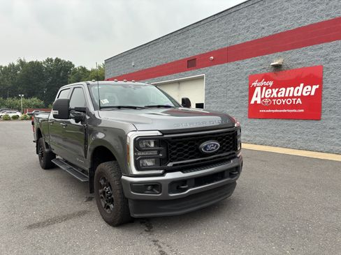 Used 2024 Ford F250 4x4 Crew Cab Super Duty image 1