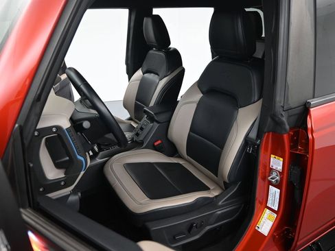 Used 2023 Ford Bronco Wildtrak AWD/4WD image 9