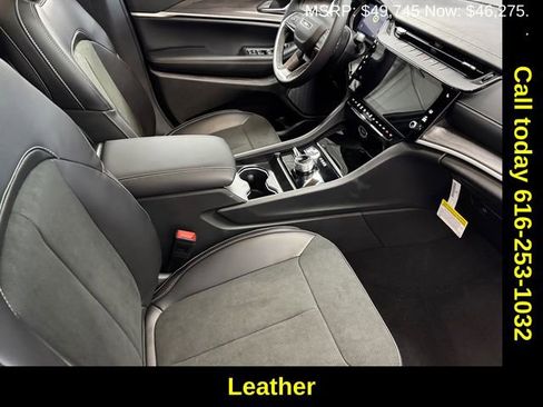 New 2026 Jeep Grand Cherokee Laredo image 4