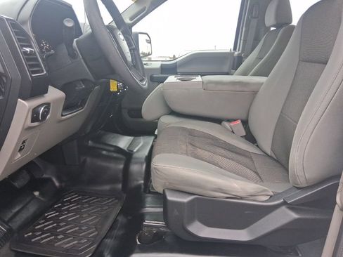 Used 2017 Ford F150 XL w/ Equipment Group 101A Mid image 10