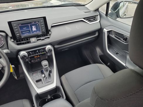 Used 2022 Toyota RAV4 LE image 15