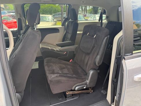 Used 2014 Dodge Grand Caravan SXT FWD image 9