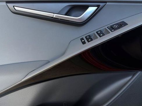 New 2026 Kia Niro EX FWD image 11