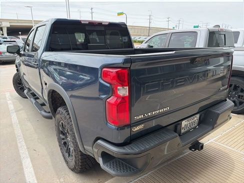 Used 2022 Chevrolet Silverado 1500 ZR2 w/ Technology Package AWD/4WD image 4