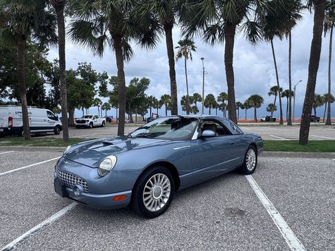Used 2005 Ford Thunderbird 50th Anniversary RWD image 4