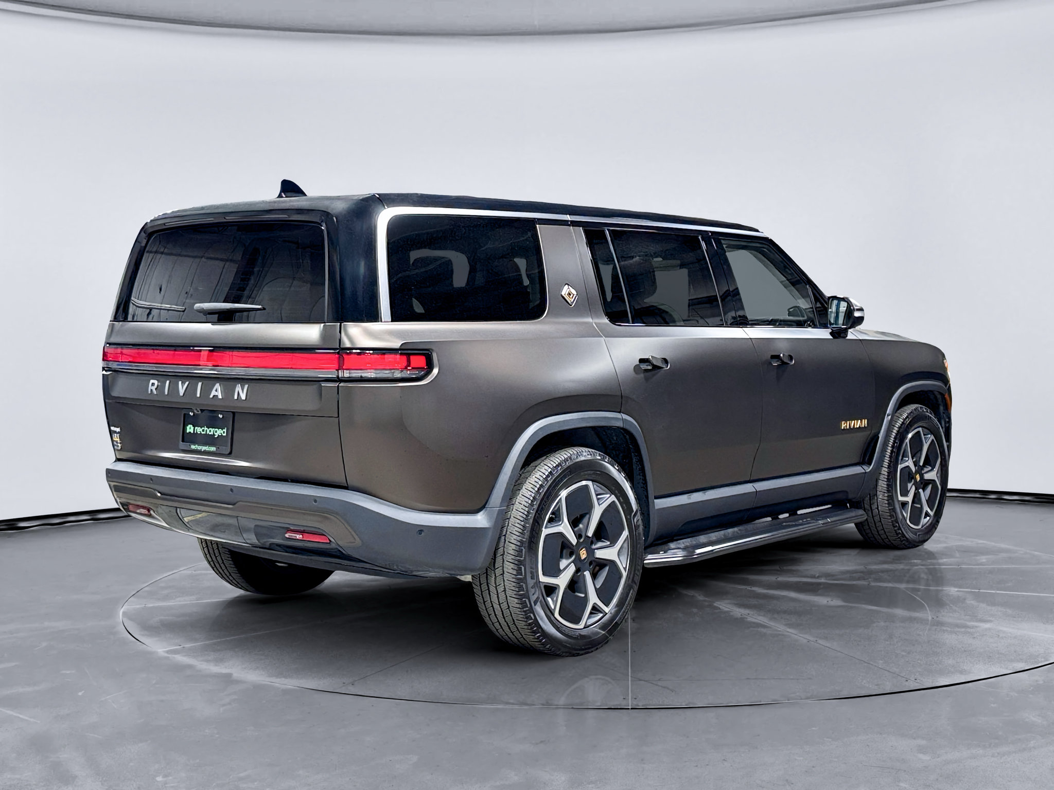 Used 2023 Rivian R1S Adventure Quad AWD/4WD image 3