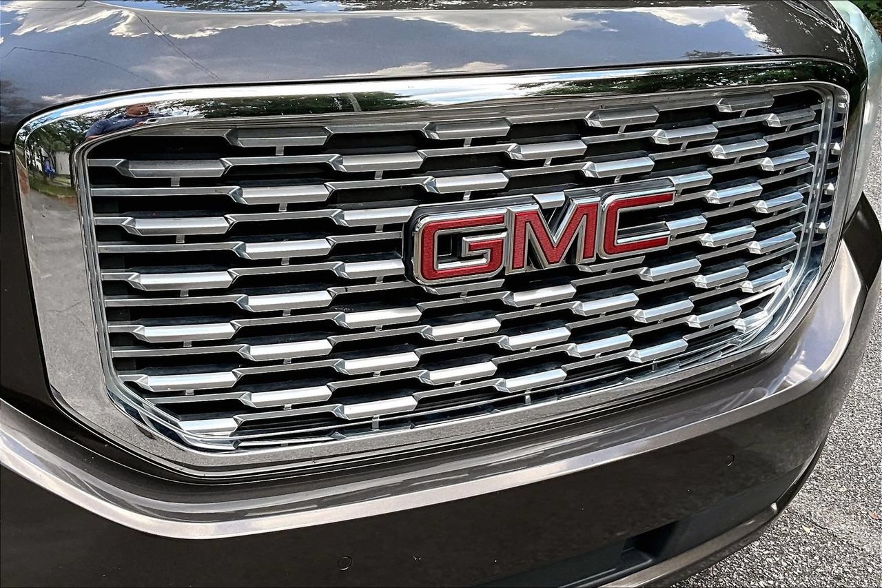 Used 2020 GMC Yukon Denali RWD image 33