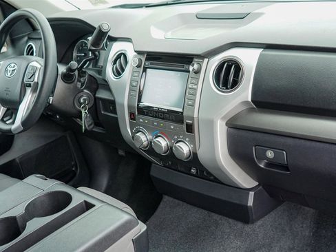 Used 2017 Toyota Tundra SR5 image 27