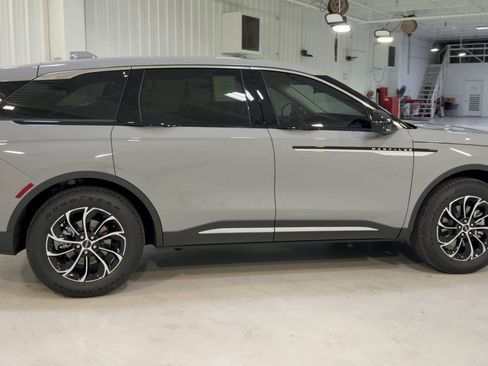 New 2026 Lincoln Nautilus Premier AWD/4WD image 2