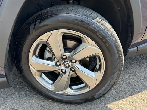 Used 2019 Toyota RAV4 Limited AWD/4WD image 36