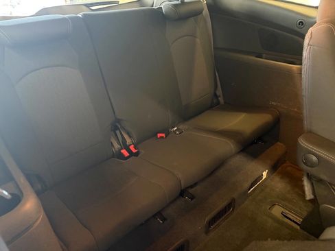 Used 2014 Chevrolet Traverse LT FWD image 18