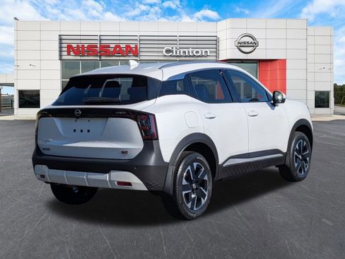 Certified 2025 Nissan Kicks SR image 3