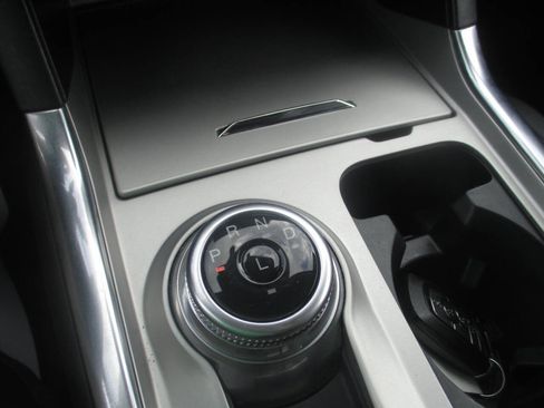 Used 2024 Ford Explorer Limited image 26