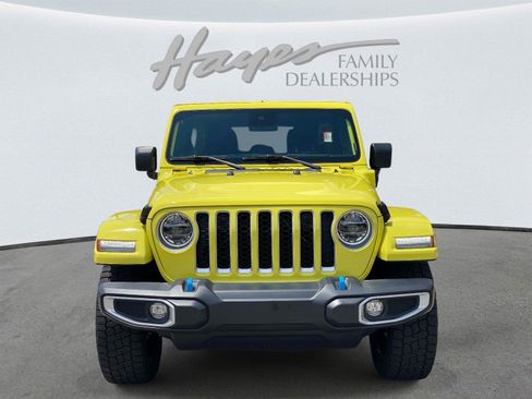 Used 2022 Jeep Wrangler Unlimited Sahara w/ Cold Weather Group AWD/4WD image 10