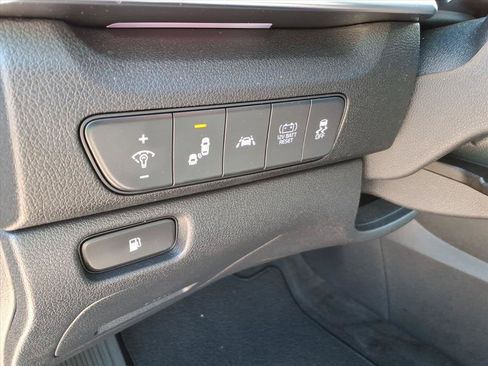 Used 2020 Kia Niro EX Premium FWD image 21