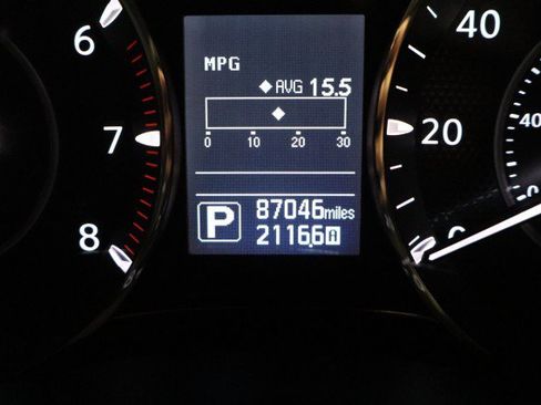 Used 2020 Nissan Armada Platinum w/ Captain's Chairs Package RWD image 38