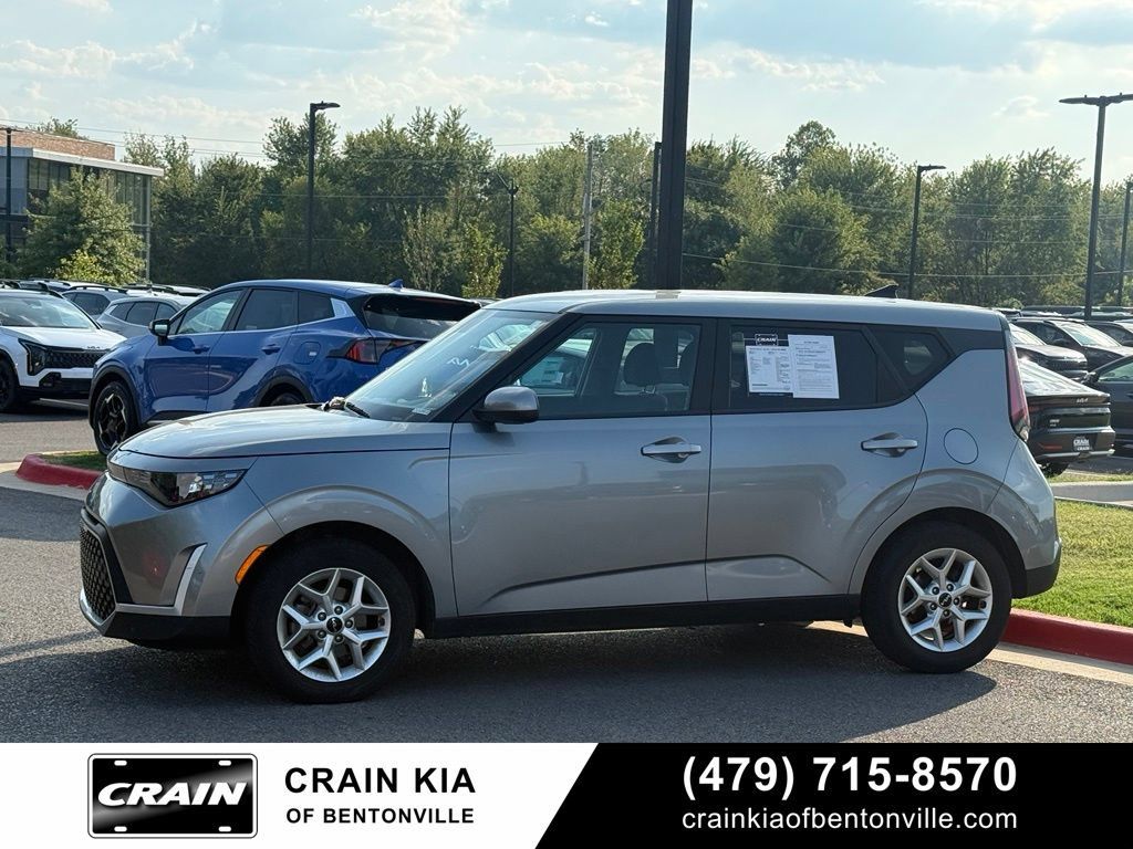 Certified 2024 Kia Soul LX w/ Option Group 015 FWD image 4