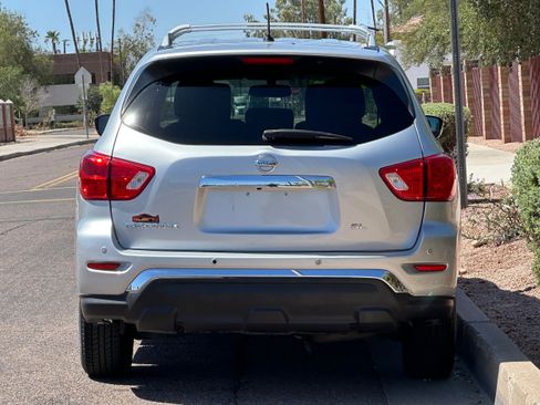 Used 2017 Nissan Pathfinder SL image 5