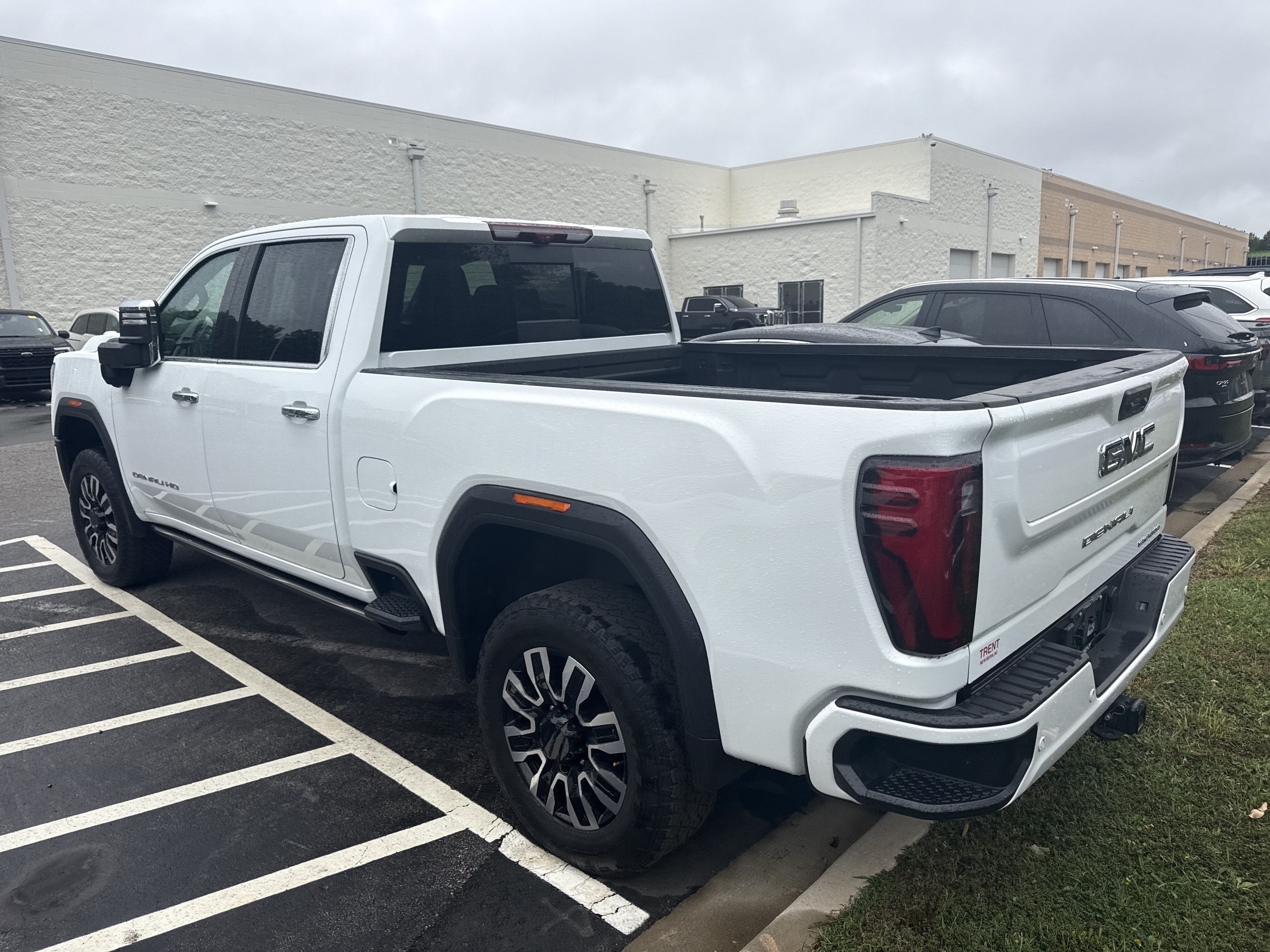 Used 2026 GMC Sierra 2500 Denali Ultimate AWD/4WD image 9