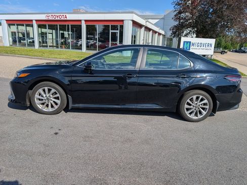 Used 2023 Toyota Camry LE FWD image 2