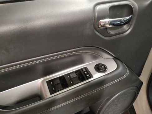 Used 2017 Jeep Compass High Altitude image 27