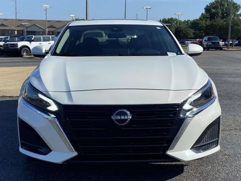 Used 2024 Nissan Altima 2.5 SV w/ SV Premium Package FWD image 6