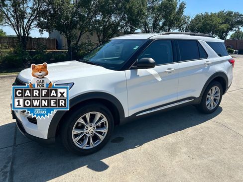 Used 2022 Ford Explorer XLT w/ Equipment Group 202A AWD/4WD image 1