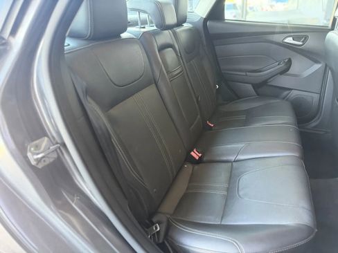 Used 2013 Ford Focus SE FWD image 18