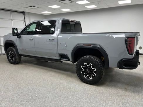 Used 2024 GMC Sierra 2500 AT4X image 8