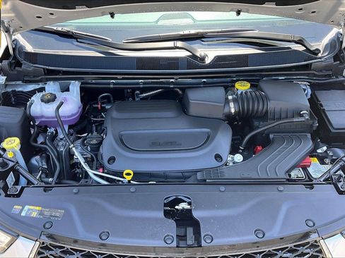 New 2026 Chrysler Pacifica Limited w/ Trailer Tow Group FWD image 38