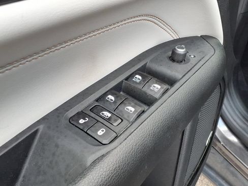 Used 2023 Jeep Compass Limited w/ Elite Group AWD/4WD image 18