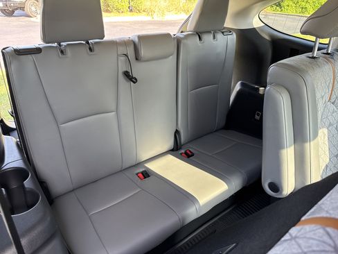 Used 2023 Toyota Highlander Bronze Edition image 32