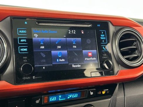 Used 2016 Toyota Tacoma TRD Off-Road w/ Premium & Technology Package AWD/4WD image 23