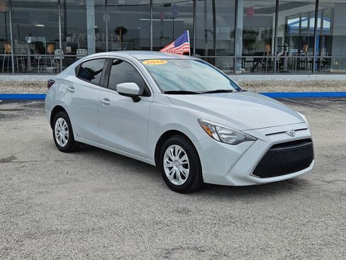 Used 2019 Toyota Yaris L FWD image 9