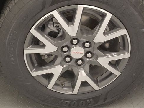 Used 2021 GMC Acadia SLE FWD image 31