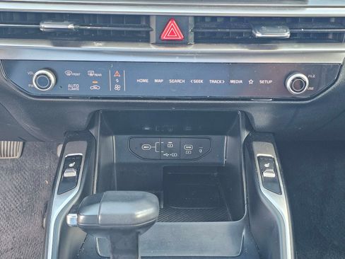 Used 2024 Kia Sorento S FWD image 27