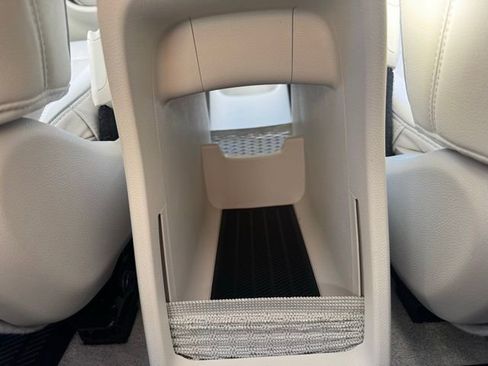 Used 2023 Genesis GV60 Advanced image 42