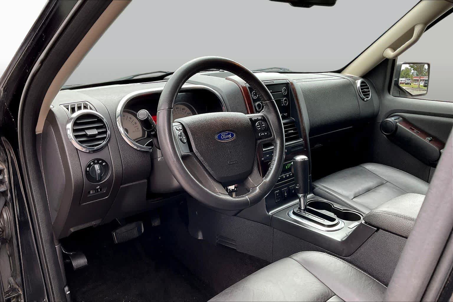 Used 2009 Ford Explorer Limited RWD image 16