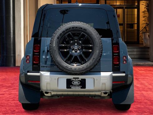 New 2025 Land Rover Defender 110 S image 4