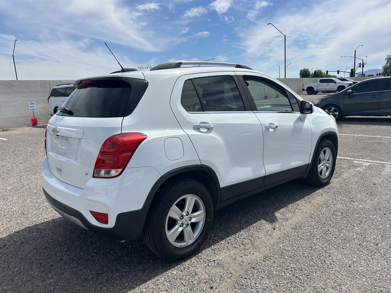 Used 2018 Chevrolet Trax LT w/ LT Convenience Package FWD image 5