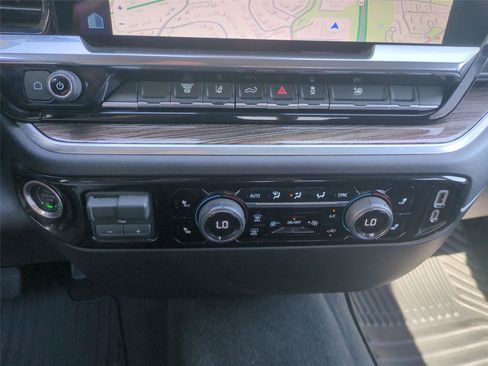 Used 2025 Chevrolet Silverado 2500 LT w/ Convenience Package AWD/4WD image 26