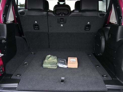 Used 2022 Jeep Wrangler Unlimited Rubicon w/ Xtreme Recon 35" Tire Package image 28